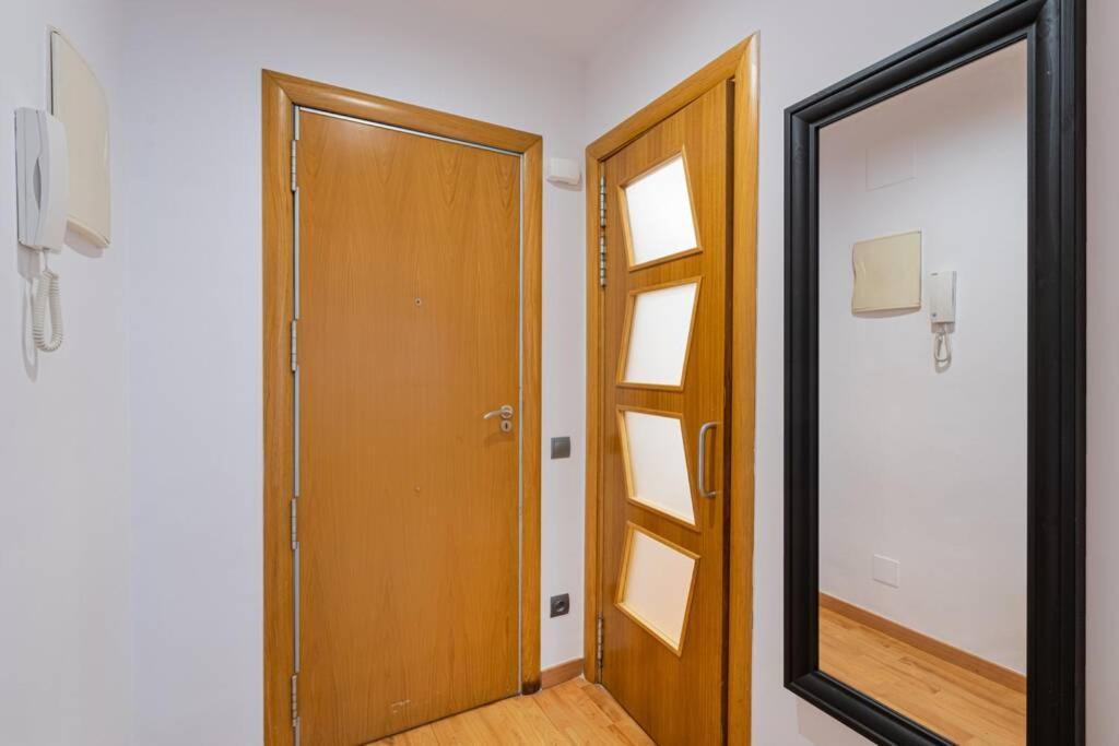 Lodging Apartments Villa De Gracia 2 Bedroom Cozy Apartment Barcelona Exterior photo